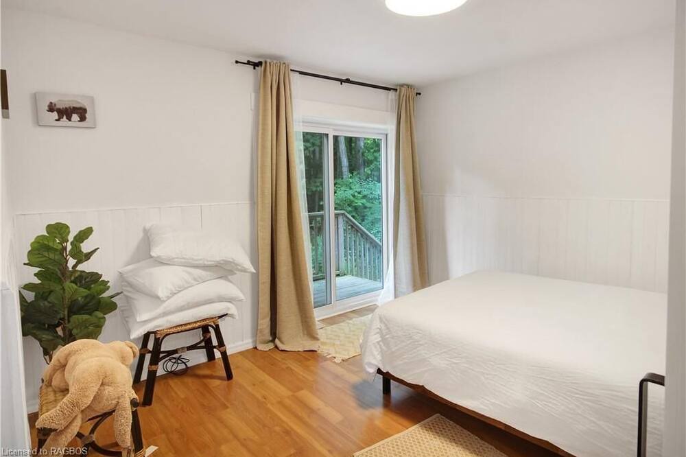 Photo of Bedroom in Georgian Bluffs
