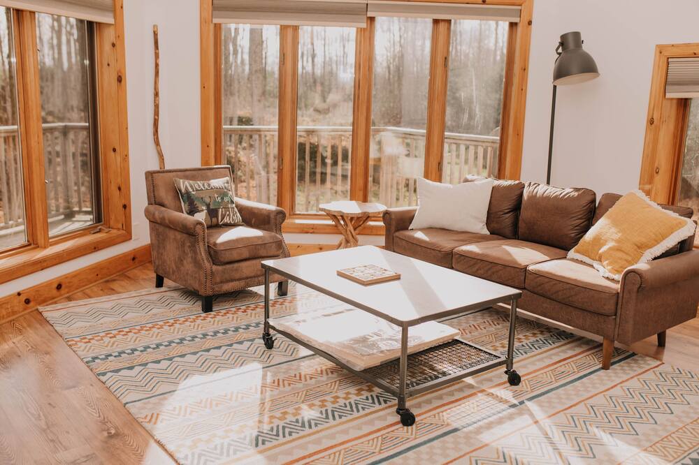 Photo of Livingroom in Georgian Bluffs