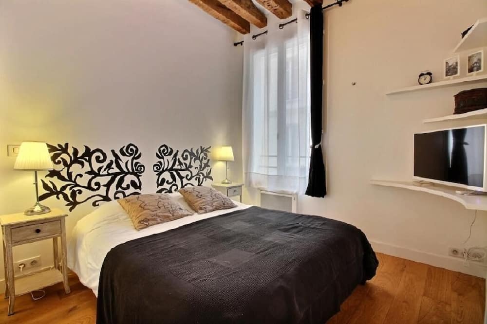 Photo of Bedroom in Notre-Dame-des-Champs