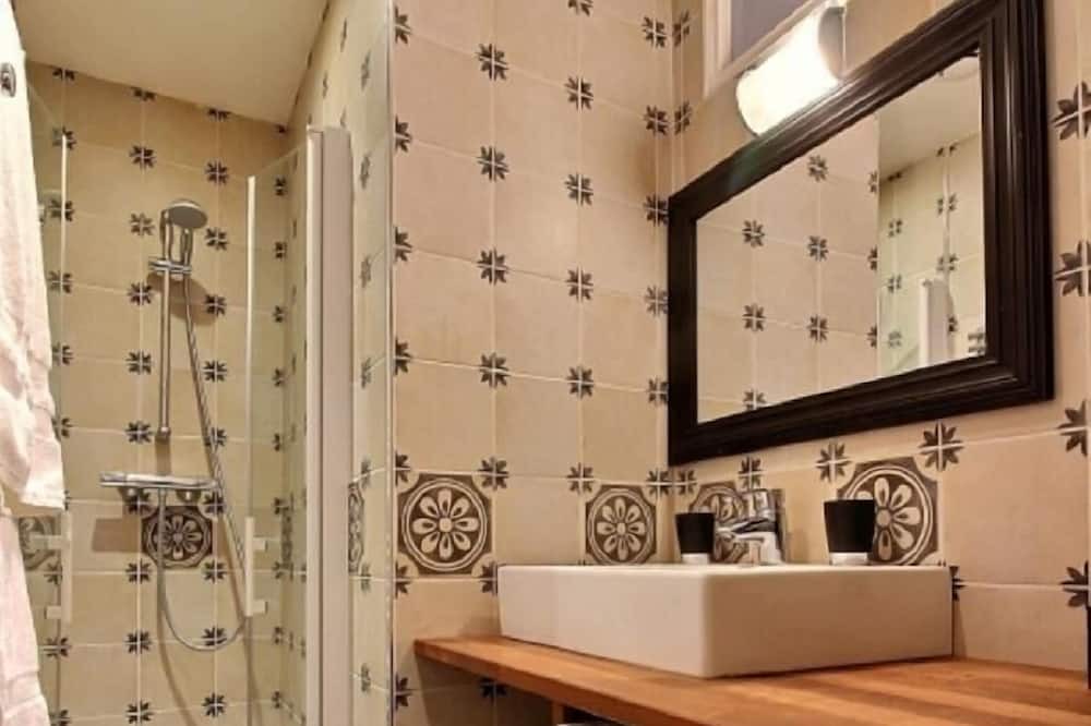 Photo of Bathroom in Notre-Dame-des-Champs