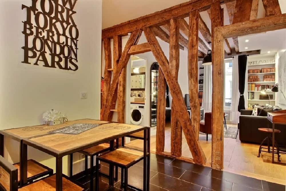 Photo of Livingroom in Notre-Dame-des-Champs