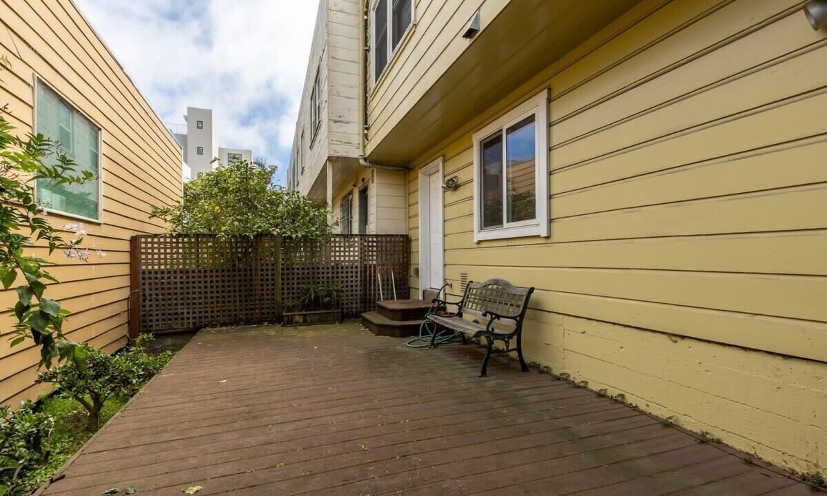 Photo of Patio Balcony in Cayuga Terrace