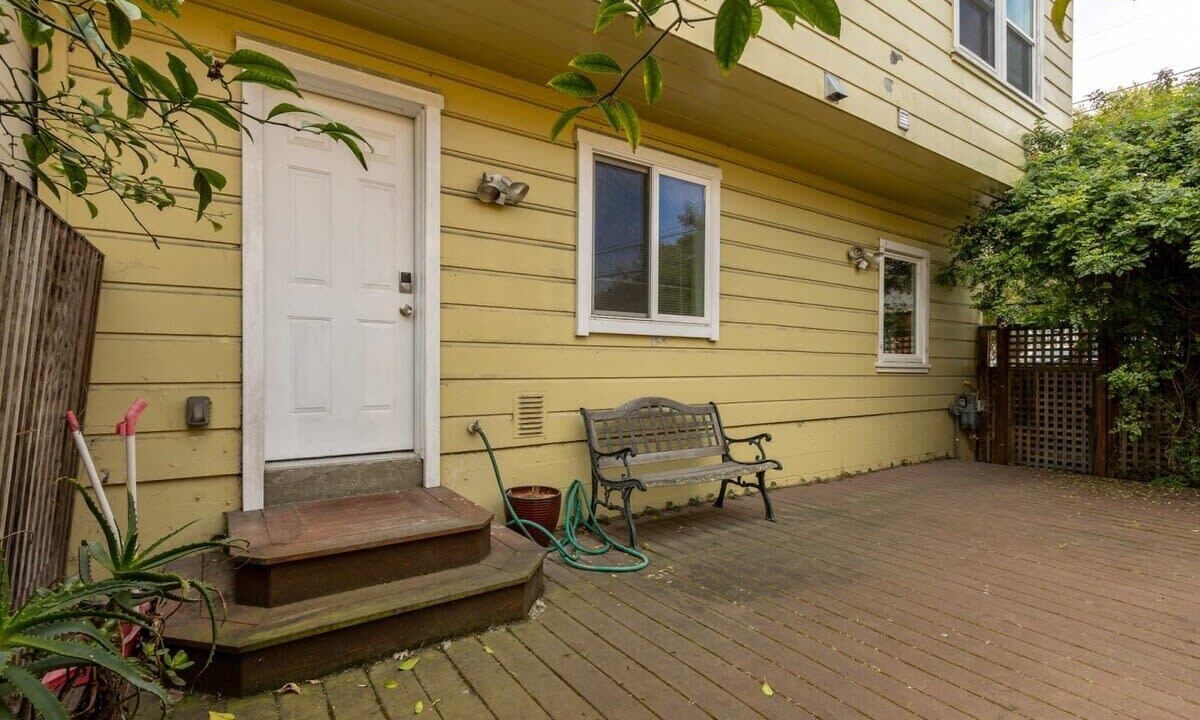 Photo of Patio Balcony in Cayuga Terrace
