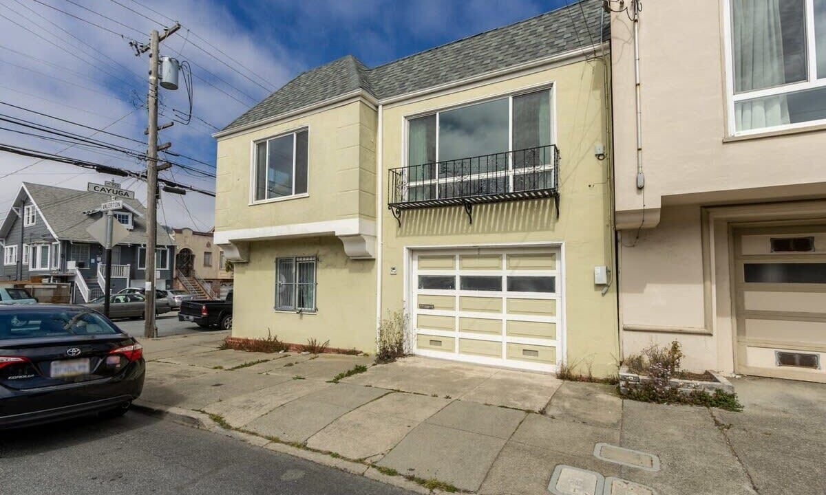 Photo of Outdoor in Cayuga Terrace