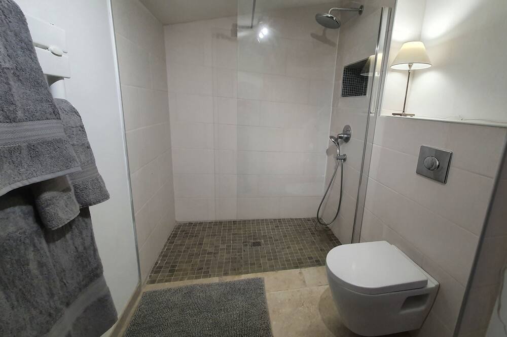 Photo of Bathroom in Magalas