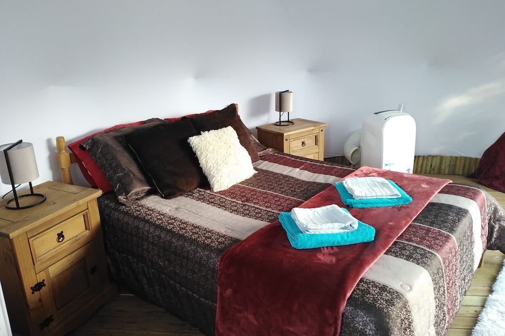 Photo of Bedroom in Aubigne-Racan