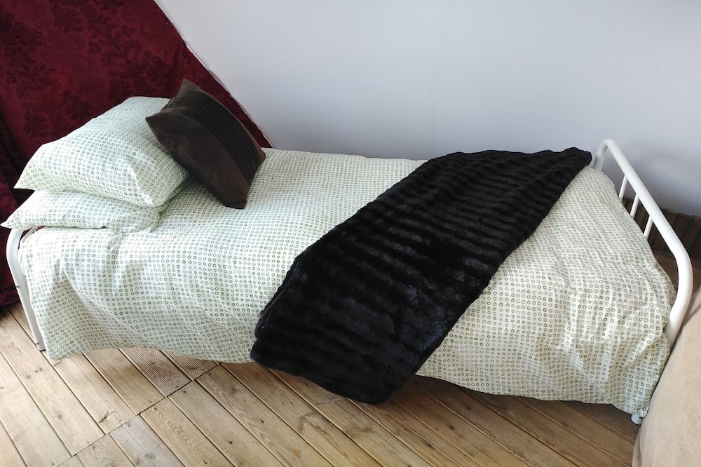 Photo of Bedroom in Aubigne-Racan