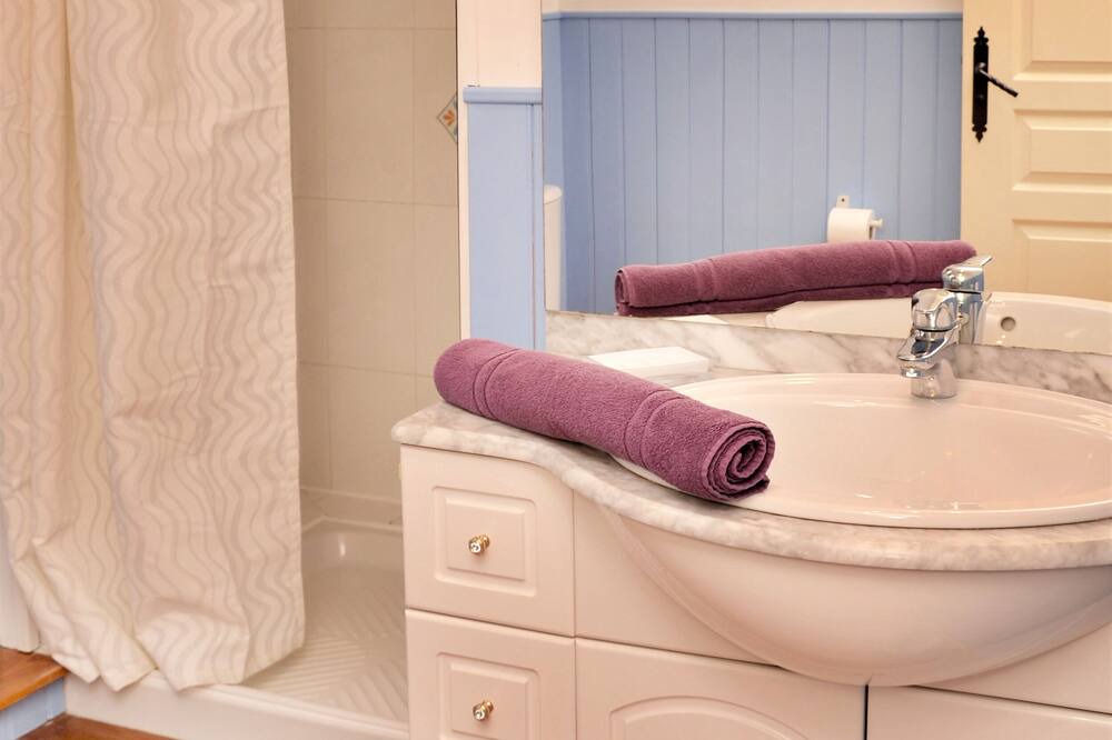 Photo of Bathroom in La Vraie-Croix