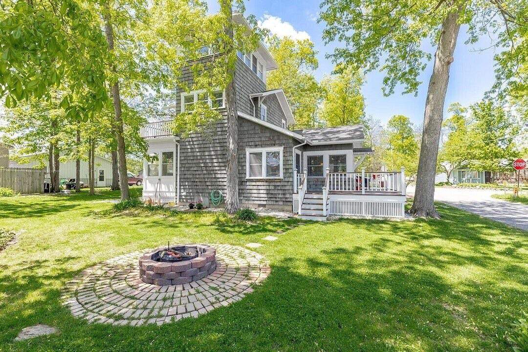 Photo of Outdoor in Lakeview