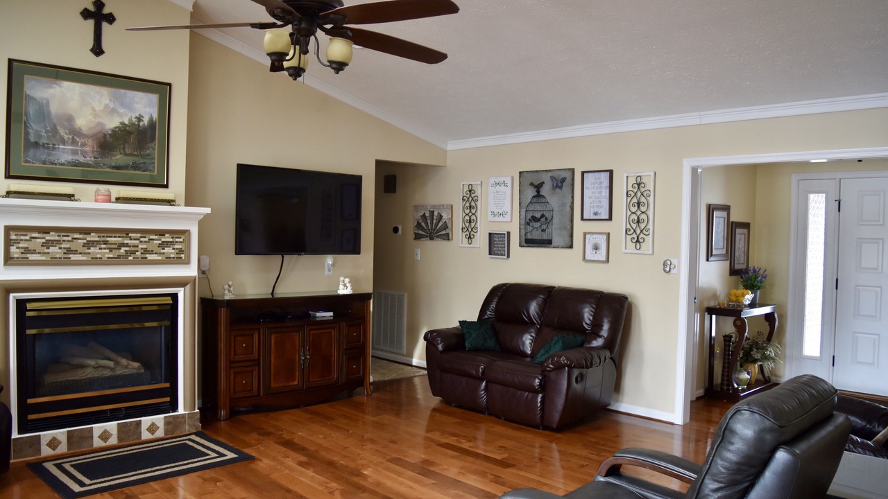 Photo of Livingroom in Forest
