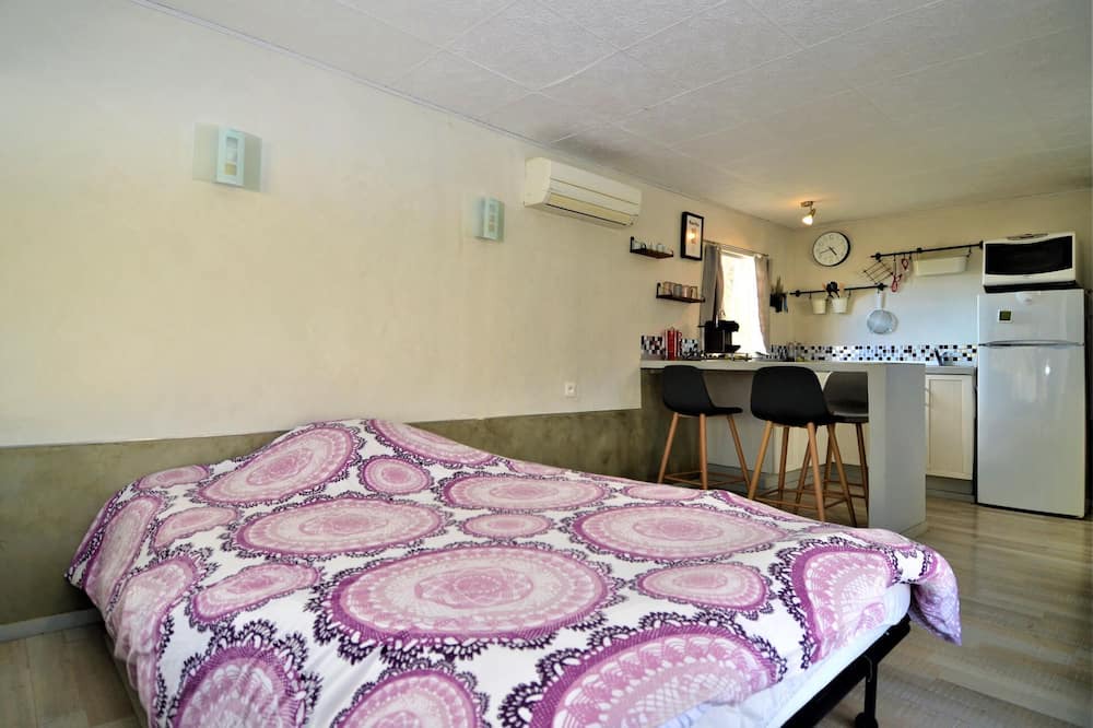 Photo of Bedroom in Saint-Paulet-de-Caisson