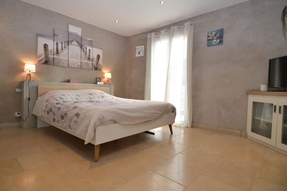Photo of Bedroom in Saint-Paulet-de-Caisson
