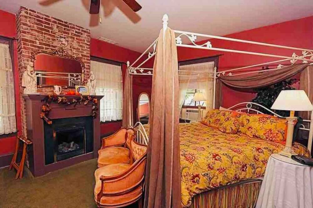 Photo of Bedroom in Ste Genevieve