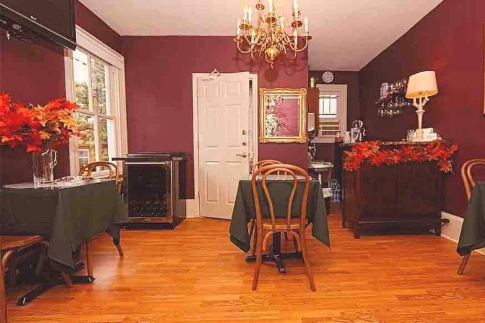 Photo of Bedroom in Ste Genevieve