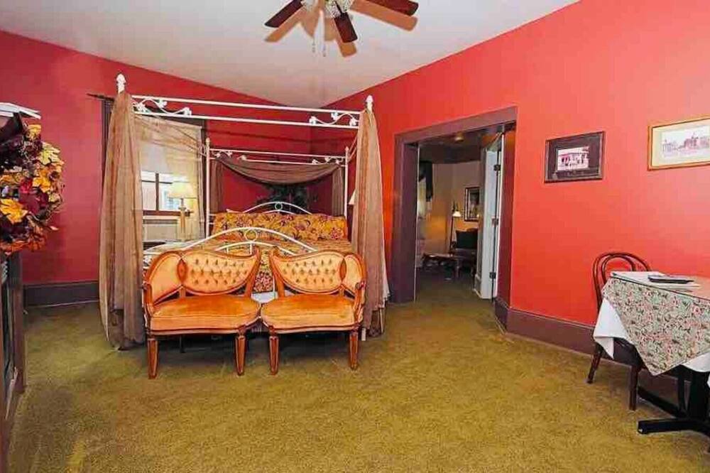 Photo of Bedroom in Ste Genevieve