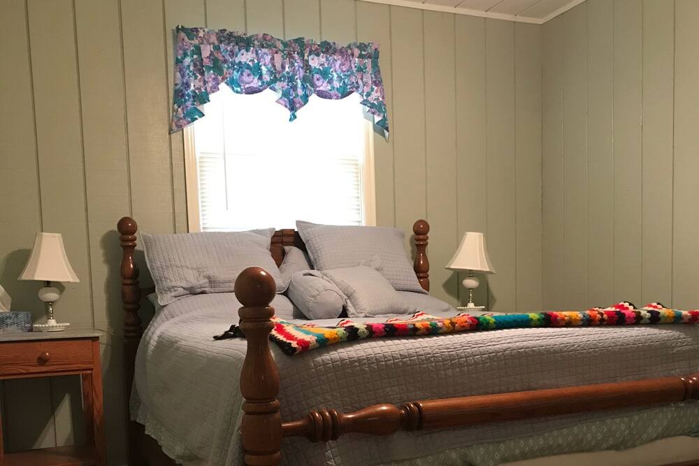 Photo of Bedroom in Covington