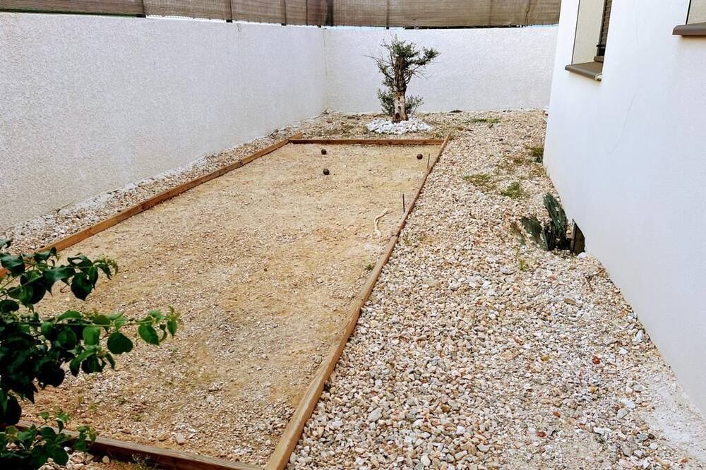 Photo of Outdoor in Pia