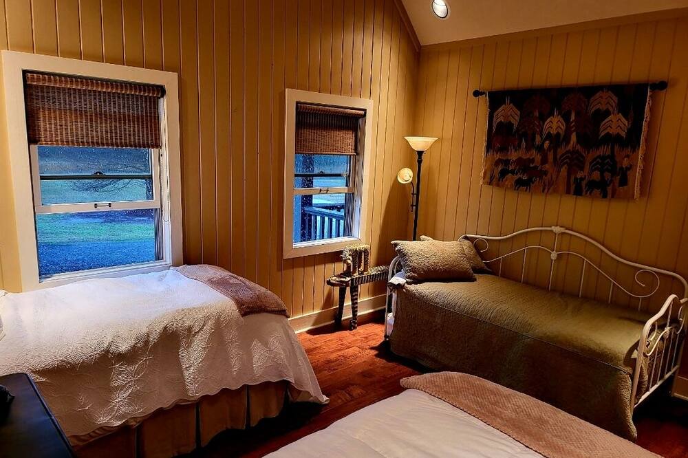 Photo of Bedroom in Pangburn