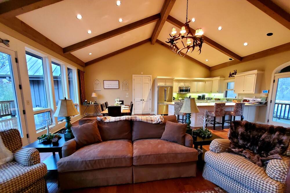 Photo of Livingroom in Pangburn