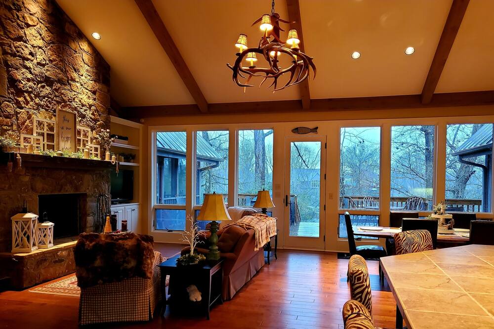 Photo of Livingroom in Pangburn