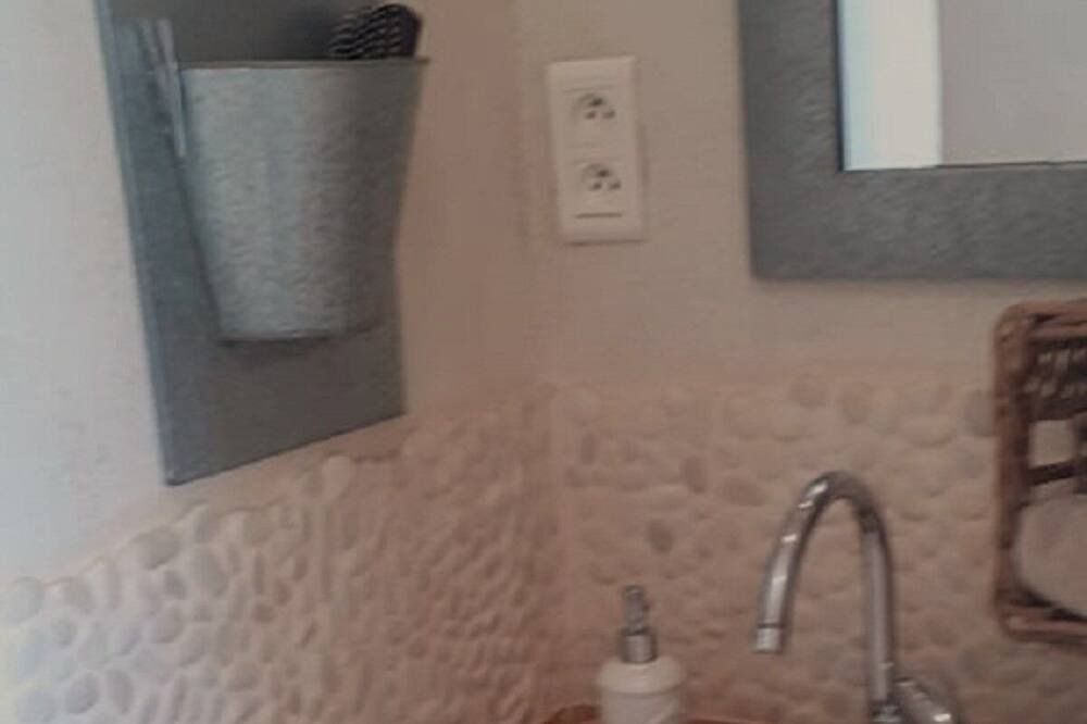Photo of Bathroom in Barbentane