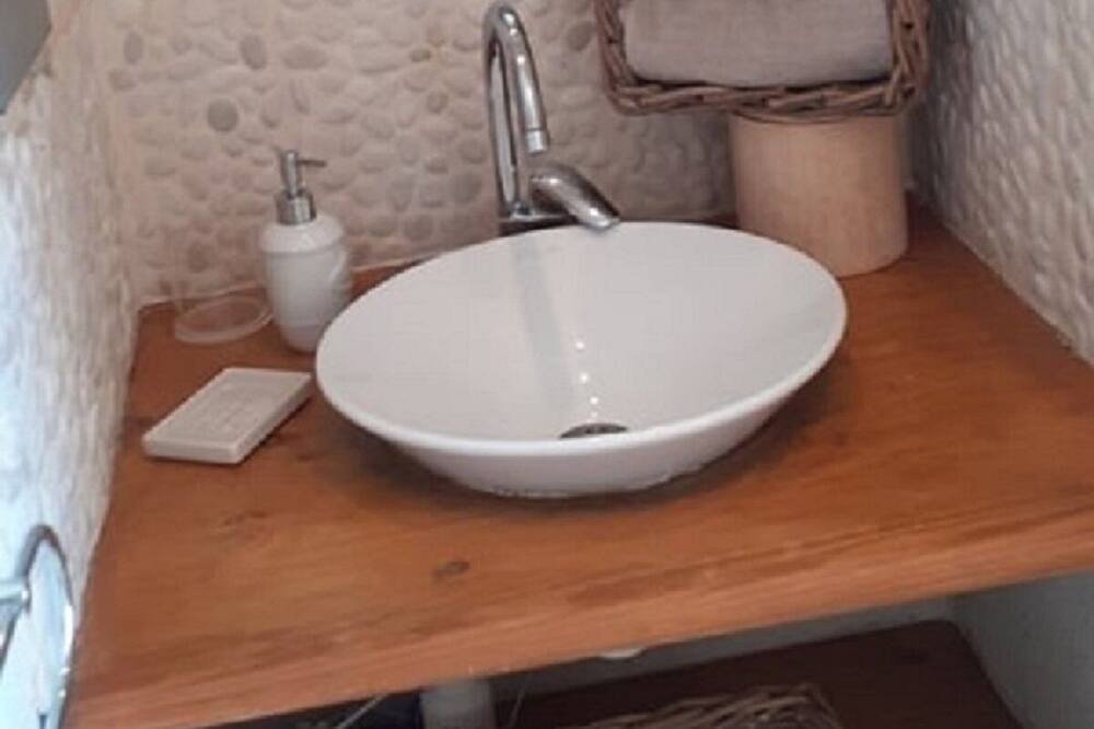 Photo of Bathroom in Barbentane