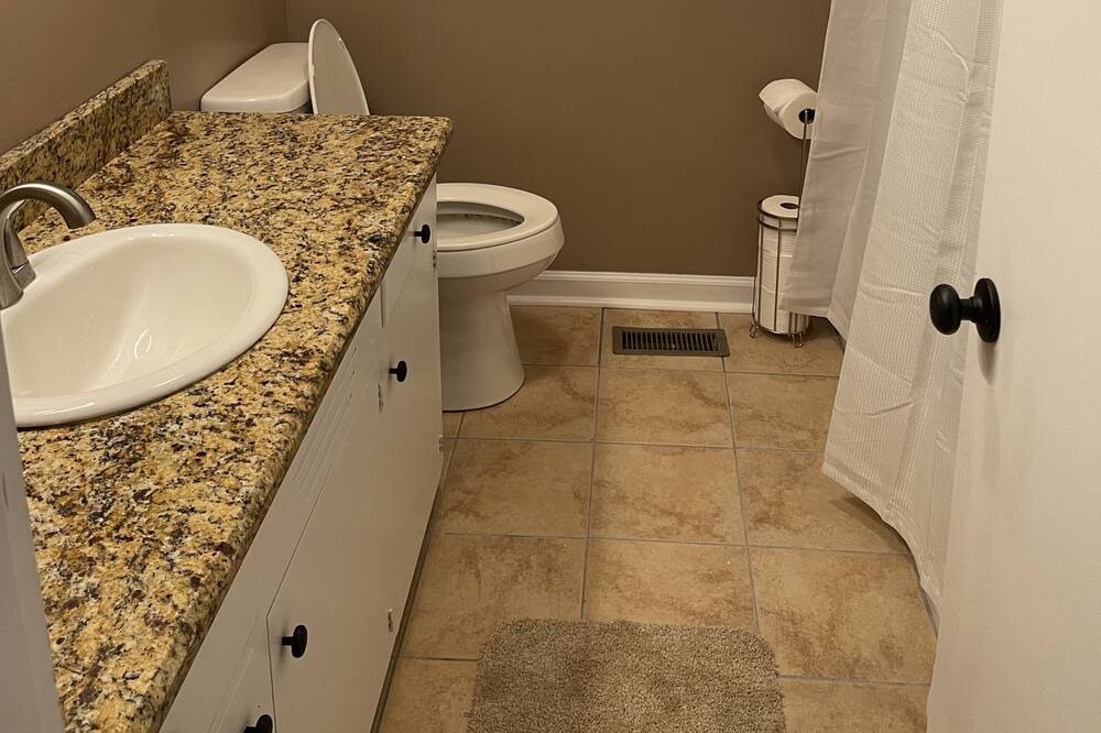 Photo of Bathroom in Colonial Heights