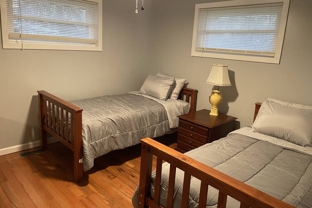 Photo of Bedroom in Colonial Heights