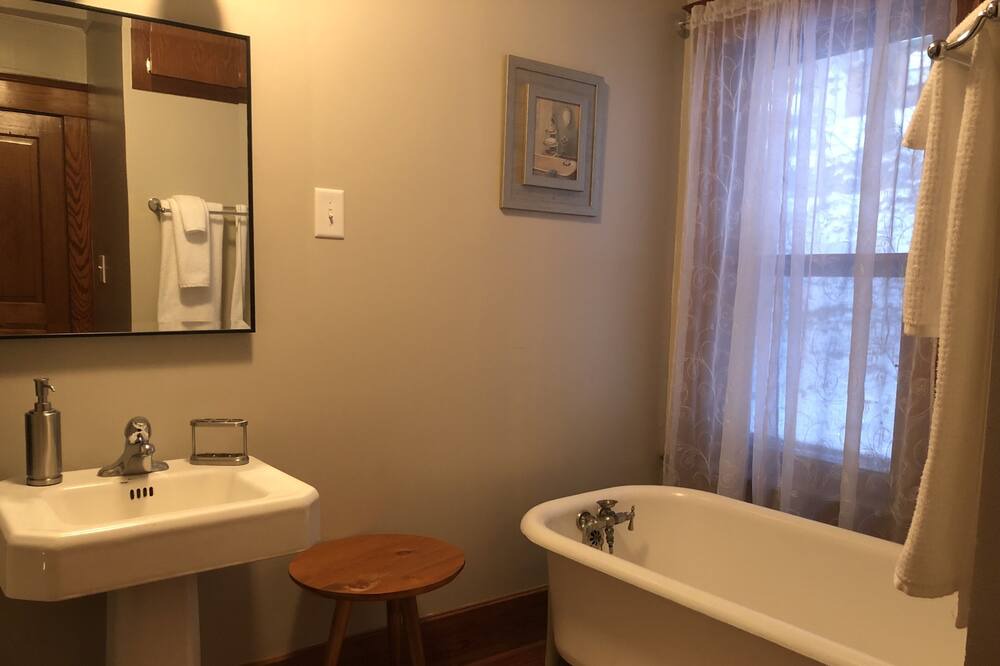 Photo of Bathroom in Ferryville