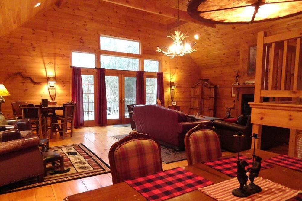 Photo of Livingroom in Tupper Lake