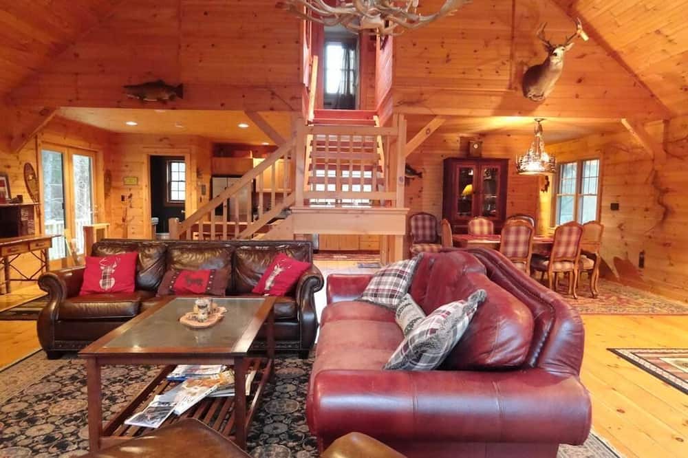 Photo of Livingroom in Tupper Lake