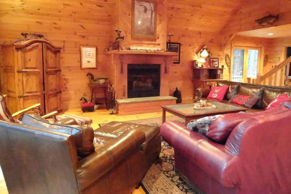 Photo of Livingroom in Tupper Lake