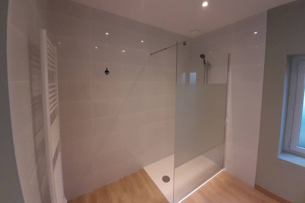 Photo of Bathroom in Vineuil
