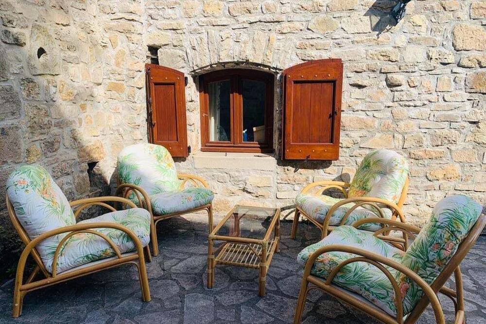 Photo of Patio Balcony in Saint-Rome-de-Tarn