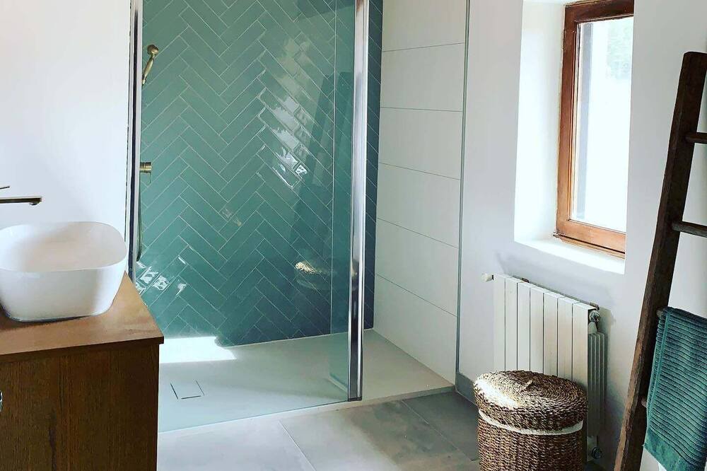 Photo of Bathroom in Saint-Rome-de-Tarn