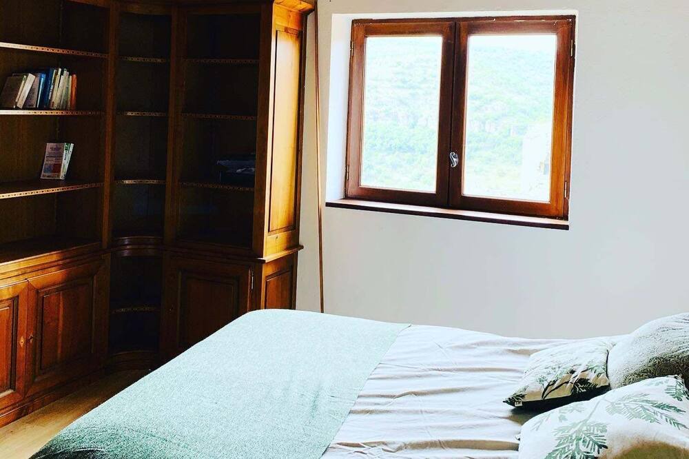 Photo of Bedroom in Saint-Rome-de-Tarn
