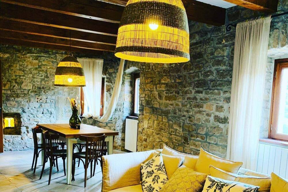 Photo of Livingroom in Saint-Rome-de-Tarn