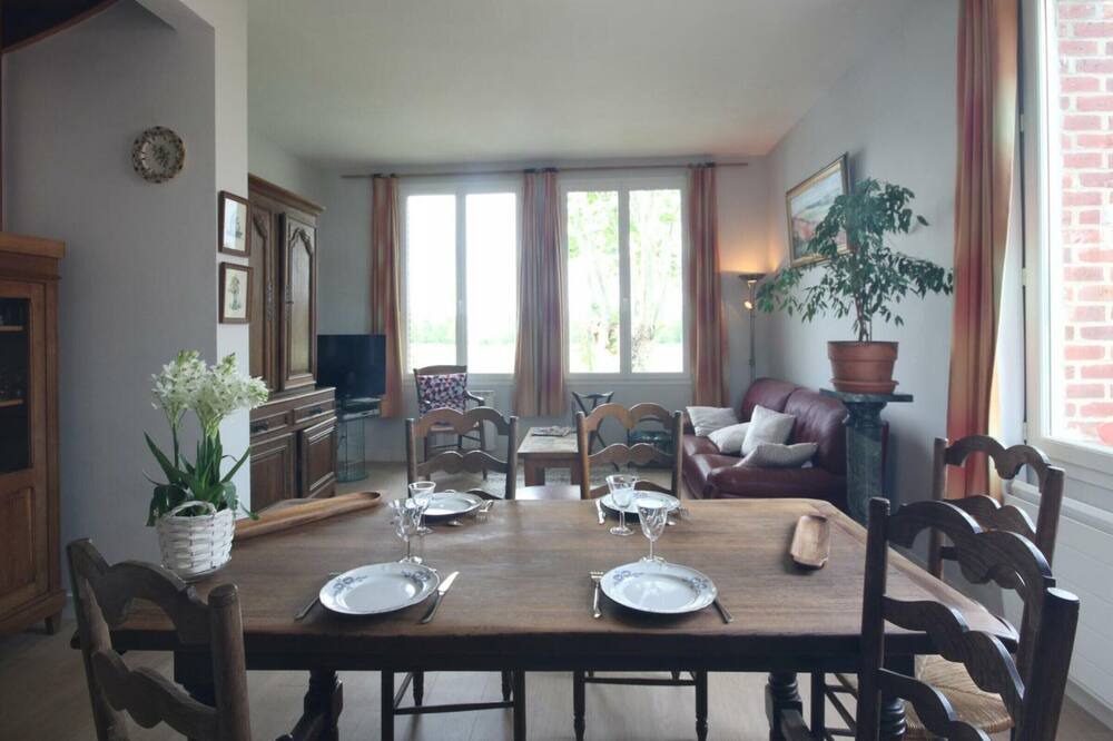 Photo of Livingroom in Mesnieres-en-Bray