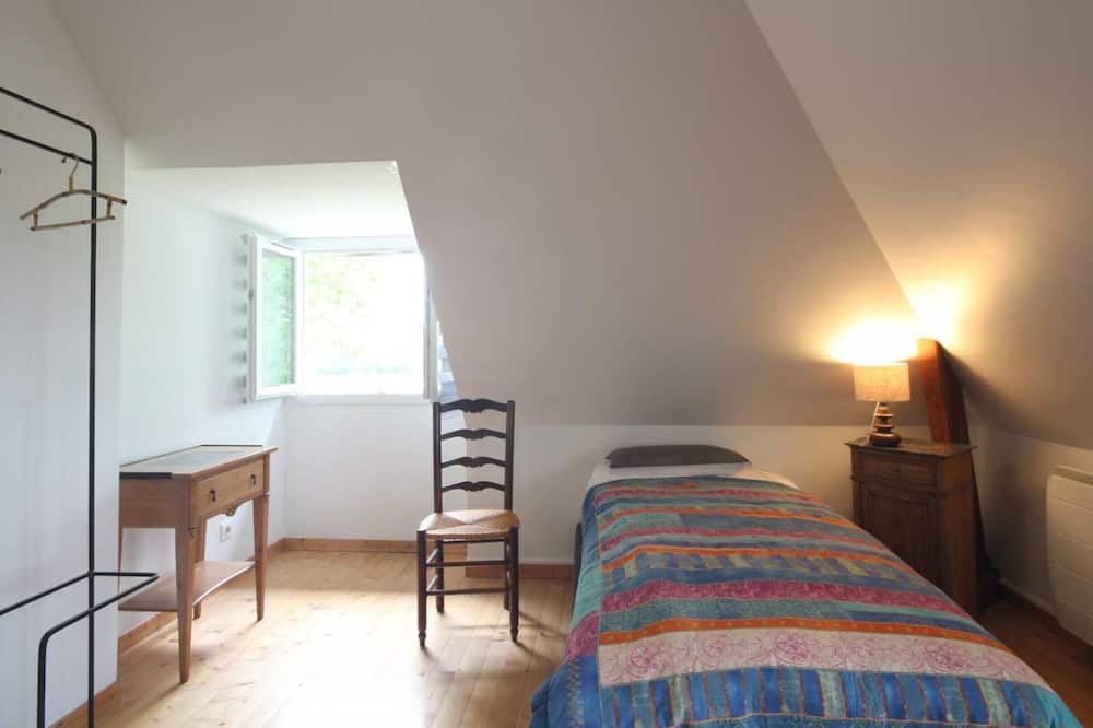 Photo of Bedroom in Mesnieres-en-Bray