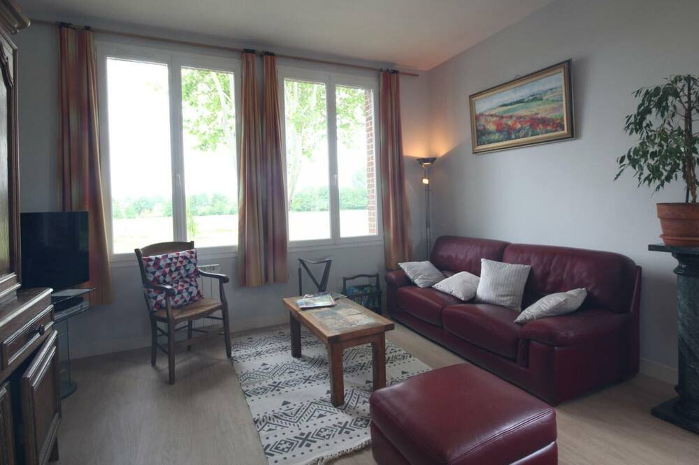 Photo of Livingroom in Mesnieres-en-Bray