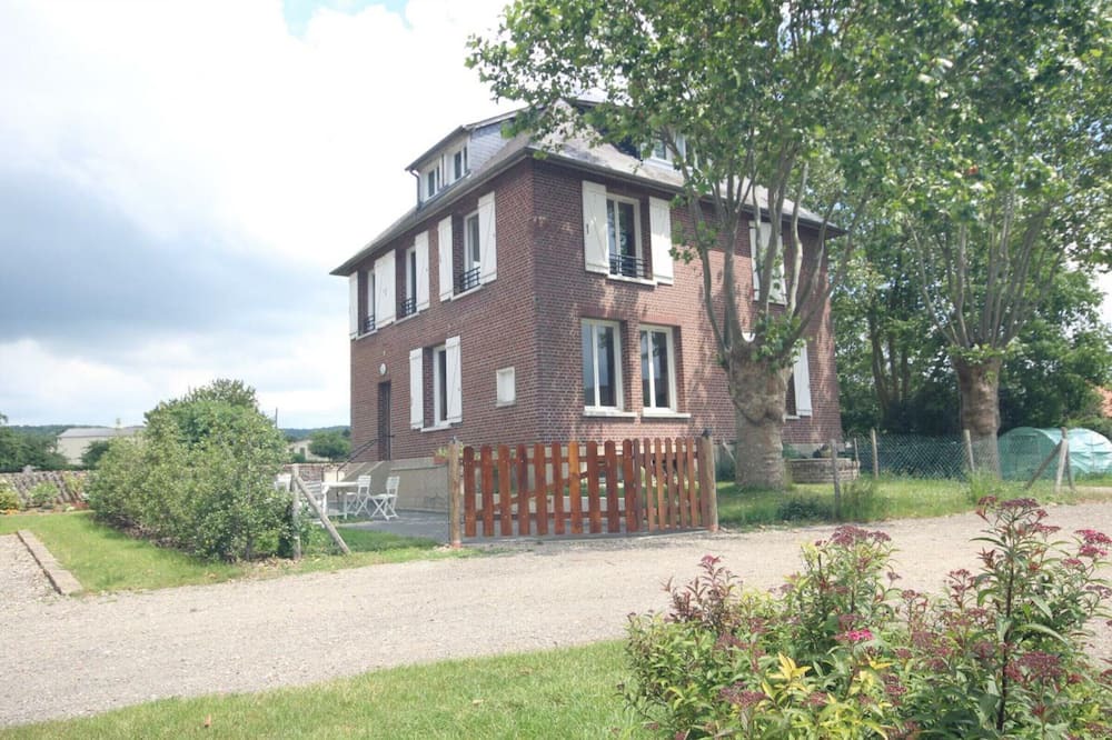Photo of Outdoor in Mesnieres-en-Bray