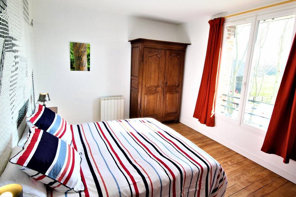 Photo of Bedroom in Mesnieres-en-Bray