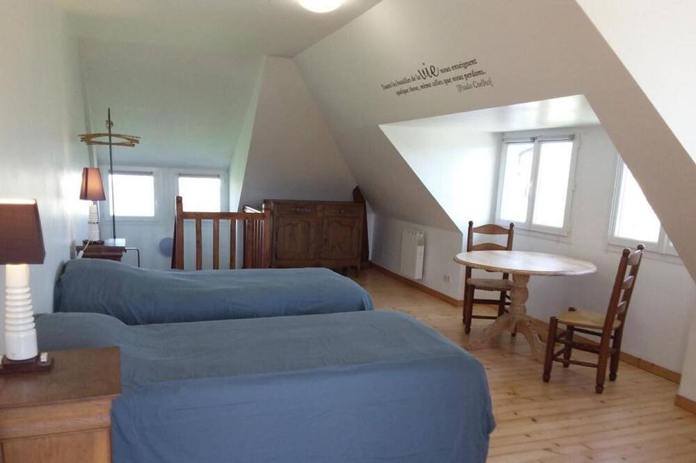 Photo of Bedroom in Mesnieres-en-Bray