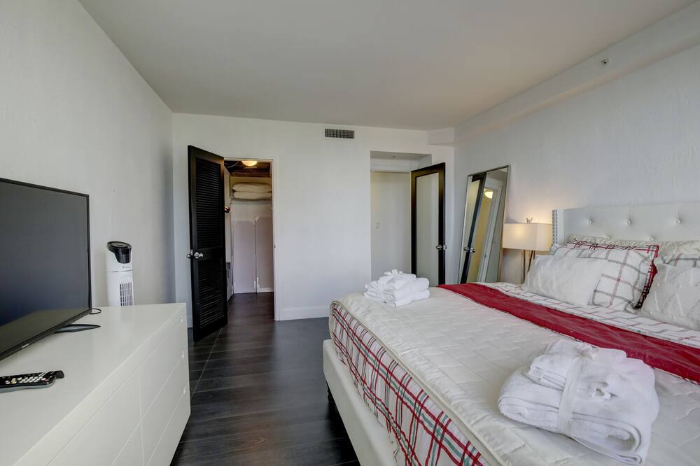 Photo of Bedroom in West Avenue