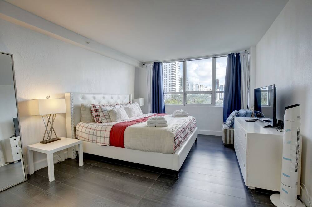 Photo of Bedroom in West Avenue