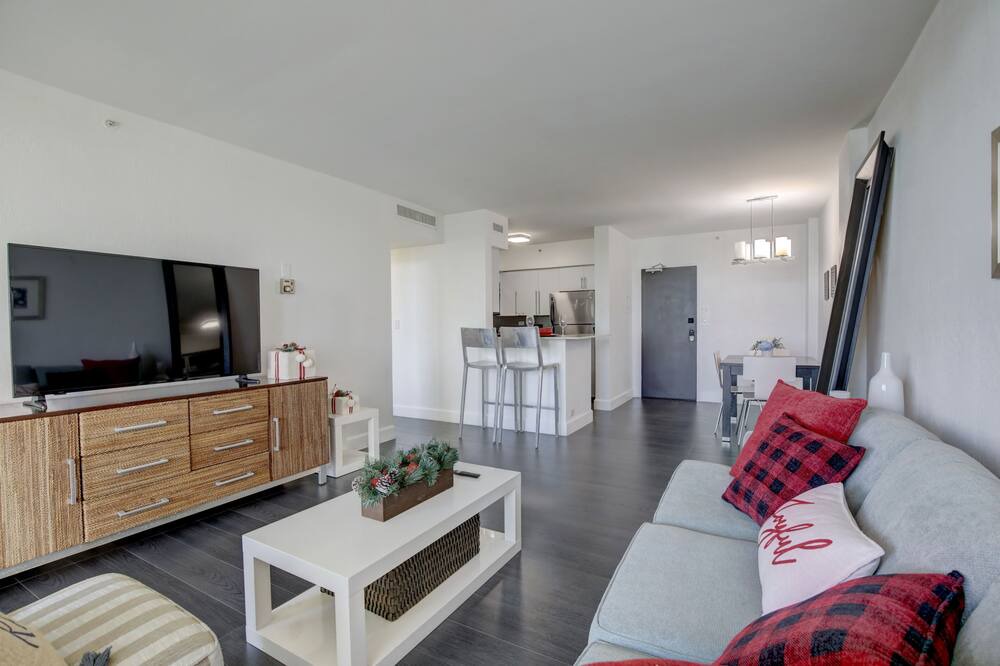 Photo of Livingroom in West Avenue