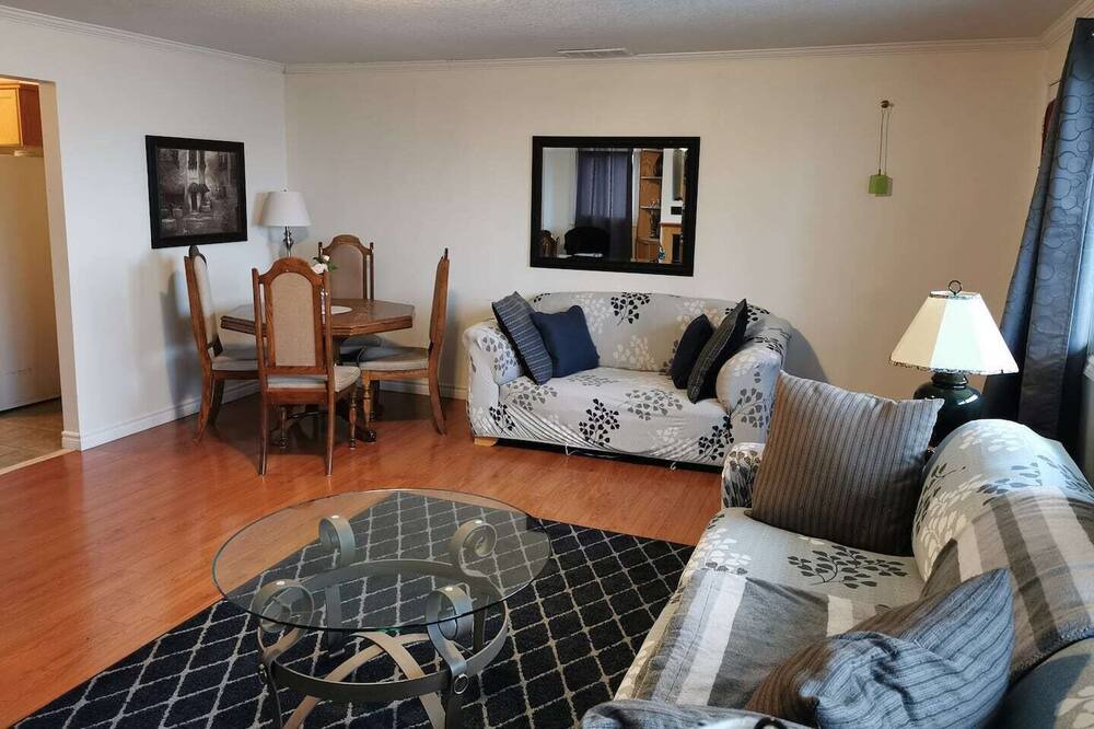 Photo of Livingroom in Wasaga Beach