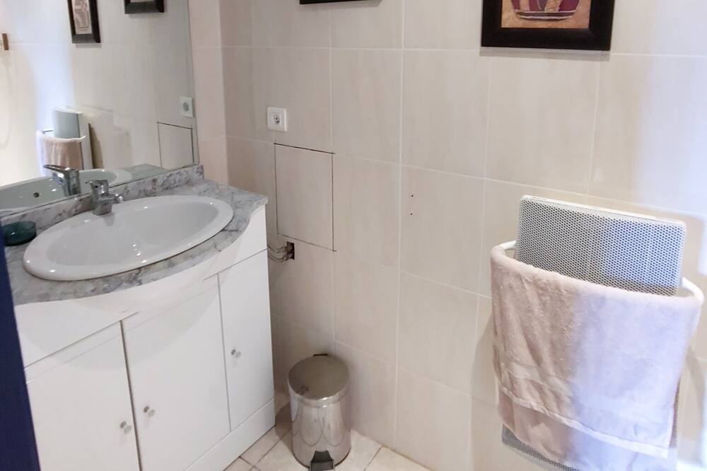 Photo of Bathroom in Innimond