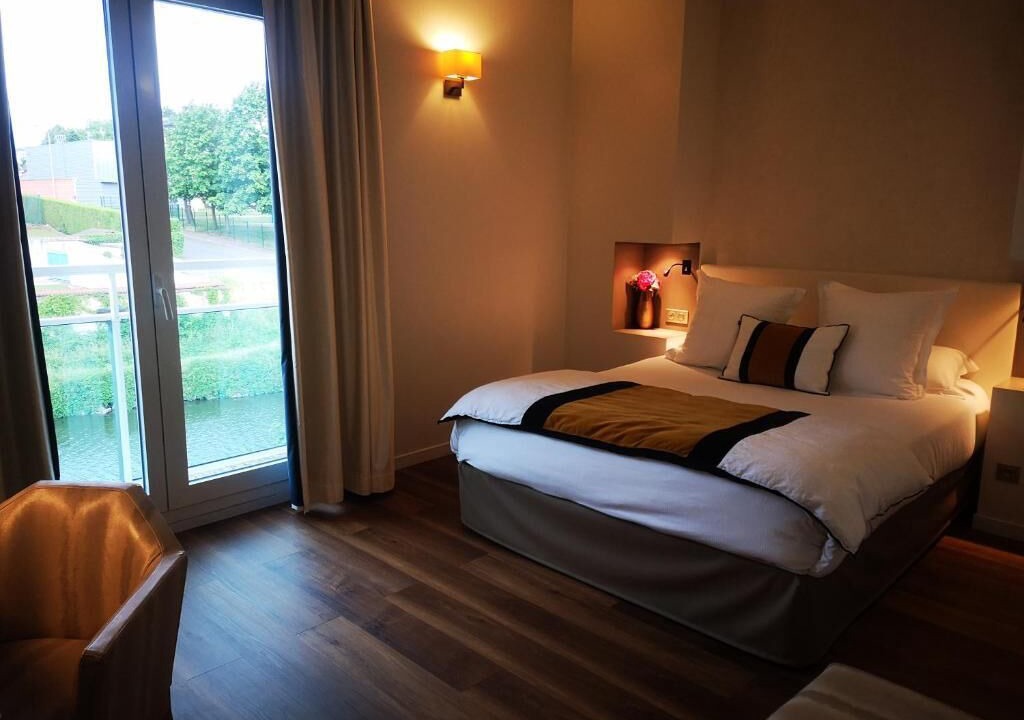 Photo of Bedroom in Montceau-les-Mines