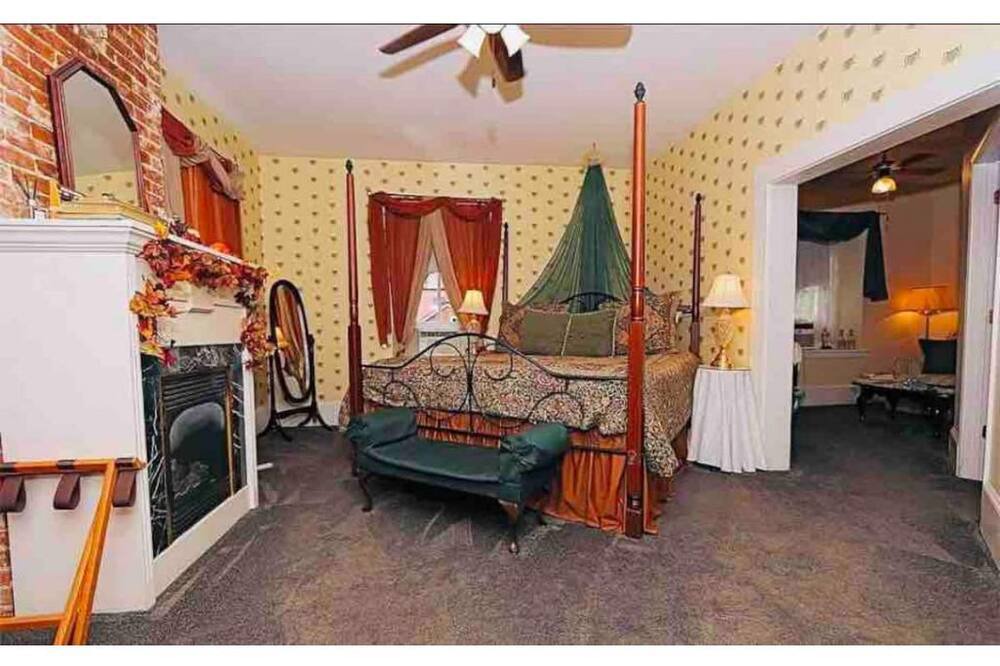 Photo of Bedroom in Ste Genevieve